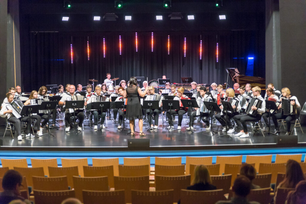 Gemeinsames Musizieren mit dem Akkordeonorchester Nordhorn